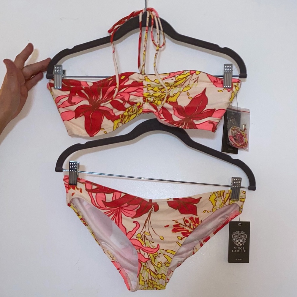 VC Tropical coral bikini NWT D-DD cup